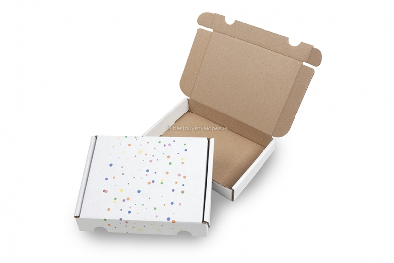Printed shipping boxes - dots coloured