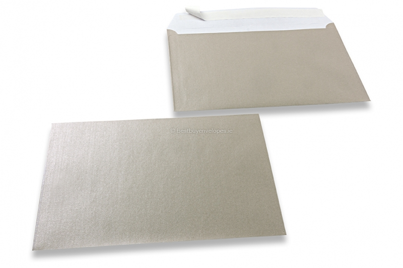 Silver coloured mother-of-pearl envelopes - 162 x 229 mm