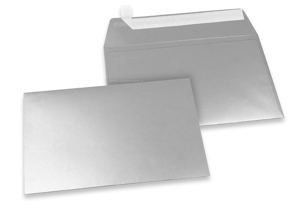 Silver metallic coloured paper envelopes - 114 x 162 mm