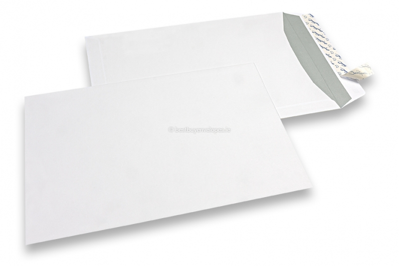 White paper envelopes, 220 x 312 mm (EA4), 120 gram, strip closure